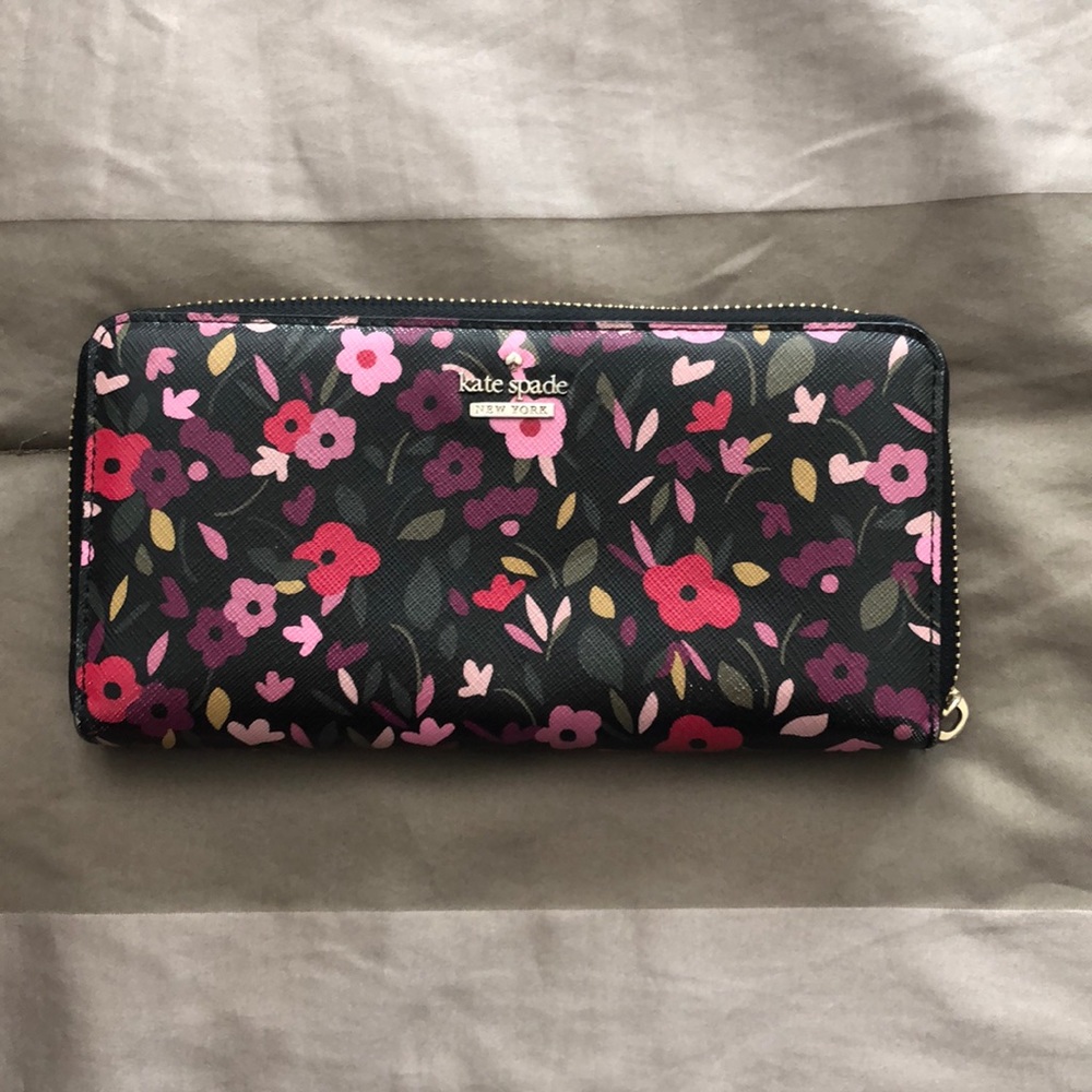 Kate Spade Long Zipper Wallet